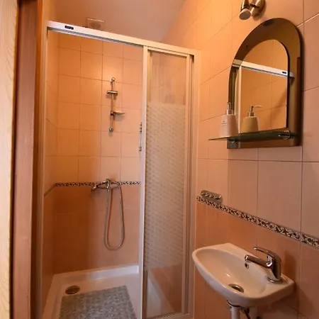 Pokoje Goscinne Na Skraju Puszczy Pogorzelce Exterior photo