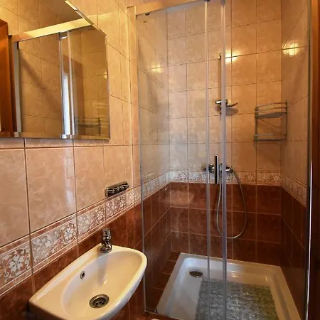 Pokoje Goscinne Na Skraju Puszczy Pogorzelce Exterior photo